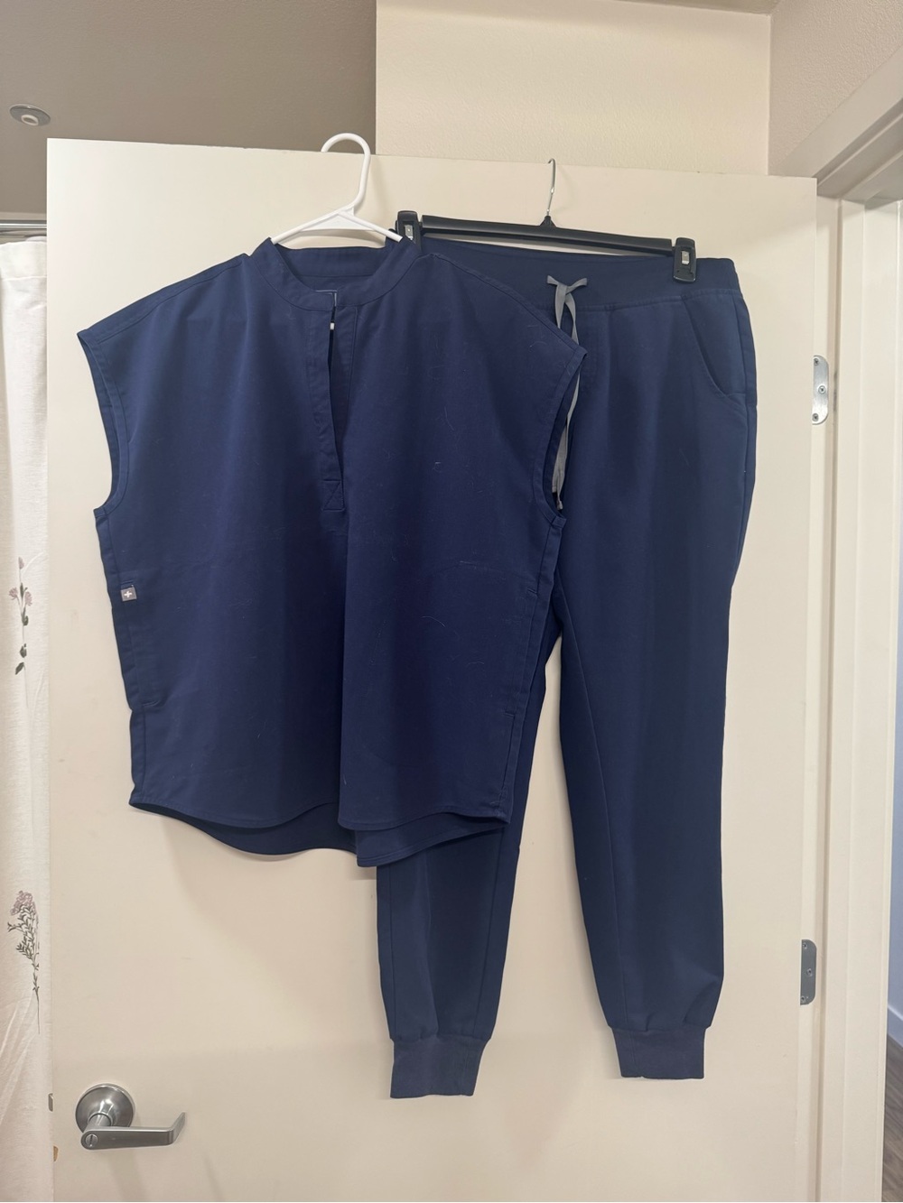 FIGS Women's Navy SET